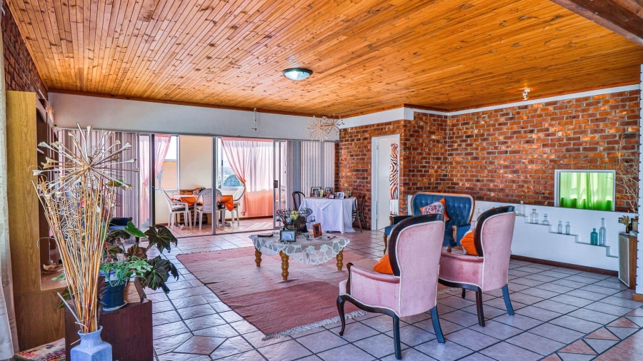 4 Bedroom Property for Sale in De Kelders Western Cape